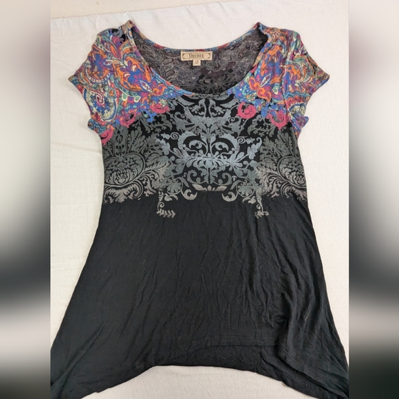 Decree Tops - Decree Dark Floral Cap Sleeve Abstract Tunic - Flirty and Flattering Large